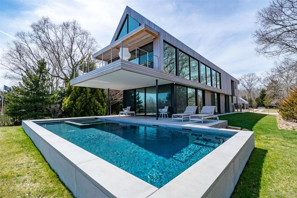 1080 Springs Fireplace Road East Hampton, NY 11937