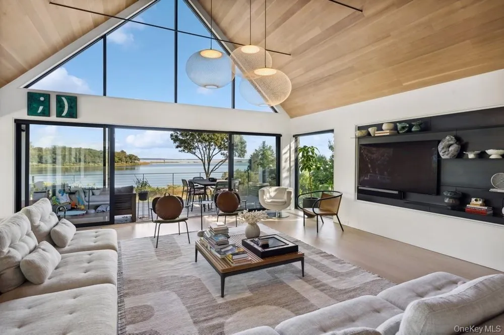 1080 Springs Fireplace Road East Hampton, NY 11937