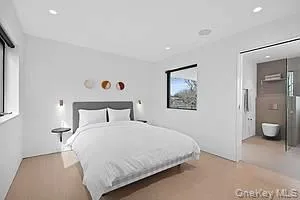 1080 Springs Fireplace Road East Hampton, NY 11937