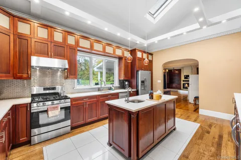 658 Waterbury Hill Road