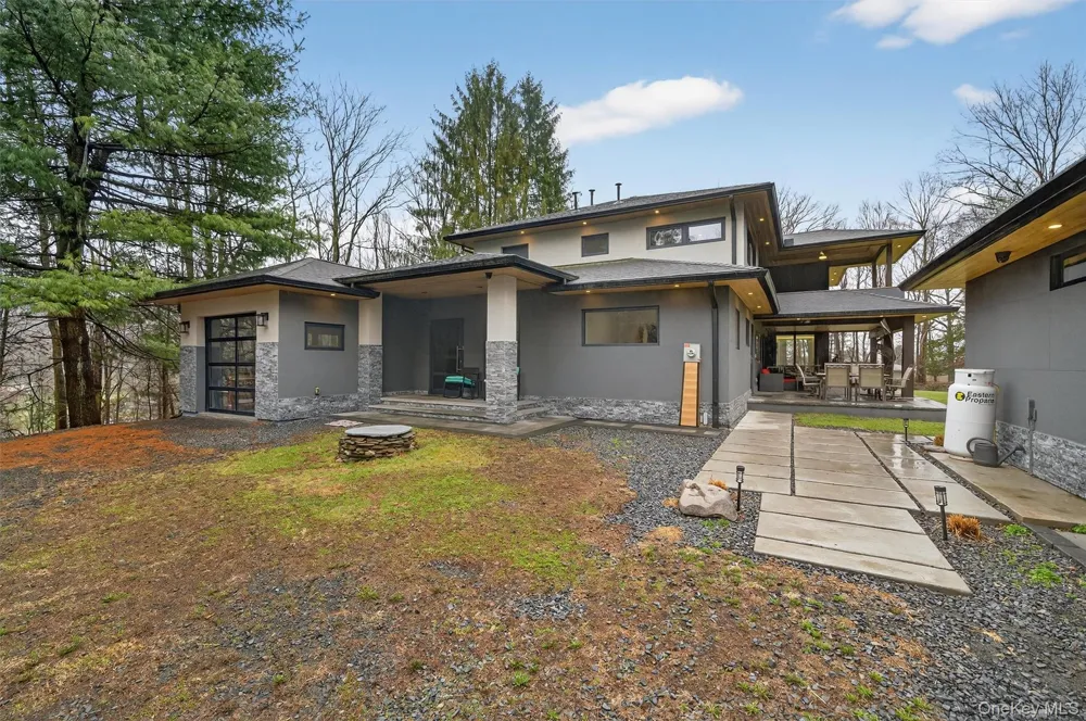 41 Sand Hill Lane Florida, NY 10921