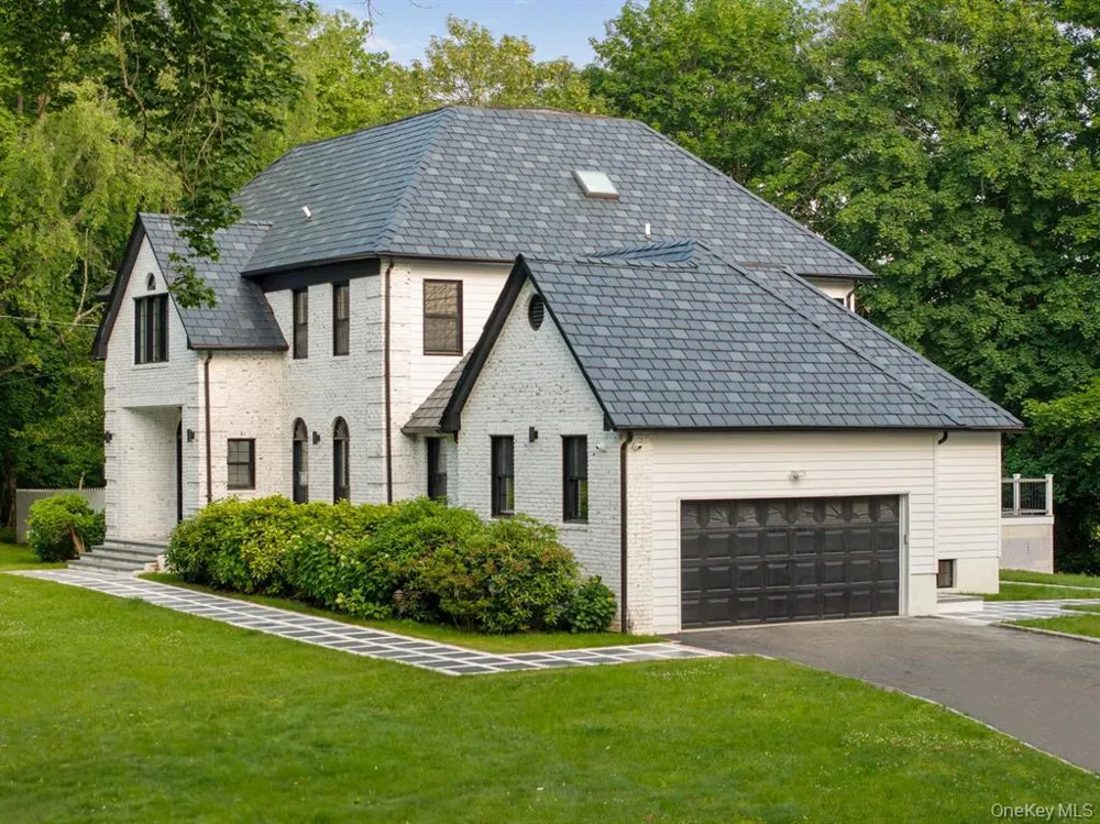 33 High Farms Road Old Brookville, NY 11545