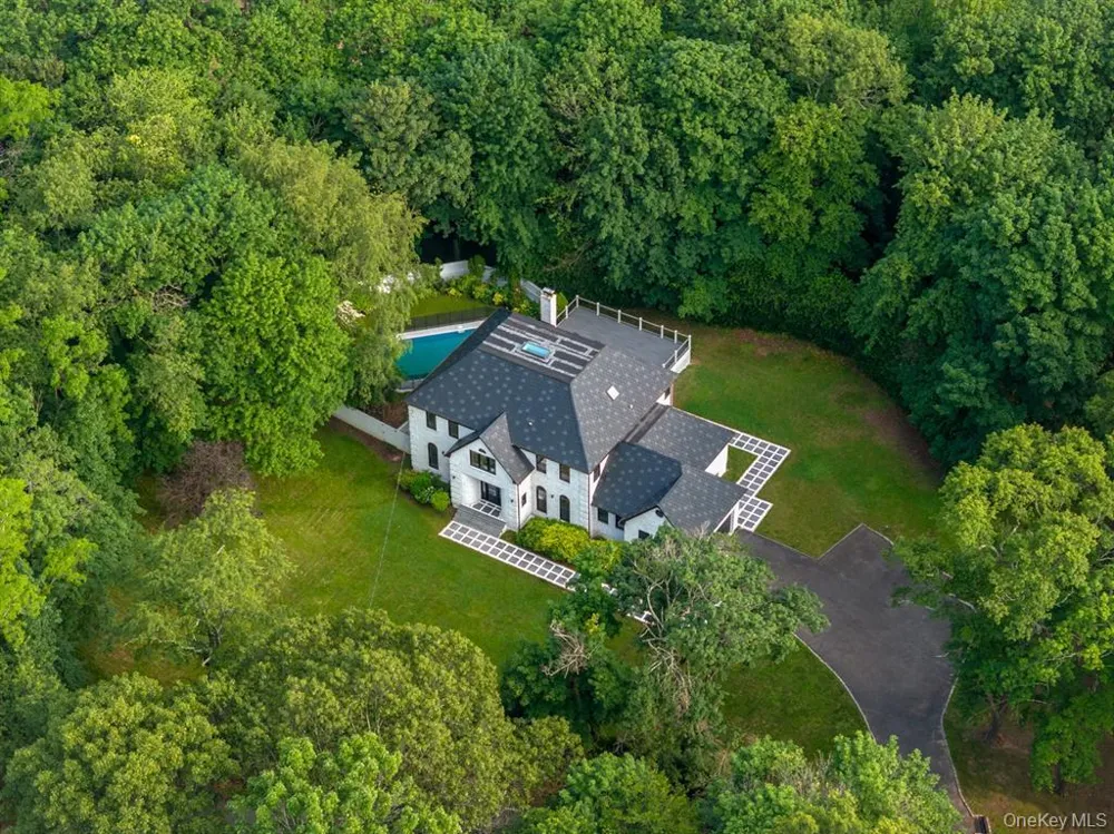 33 High Farms Road Old Brookville, NY 11545