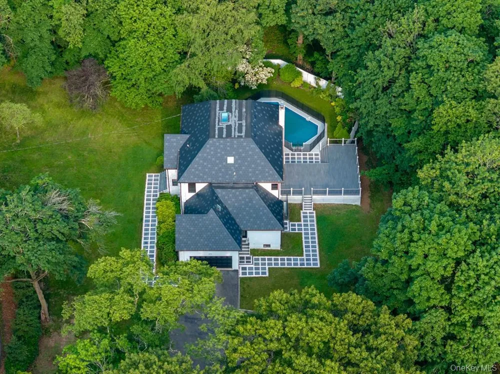 33 High Farms Road Old Brookville, NY 11545