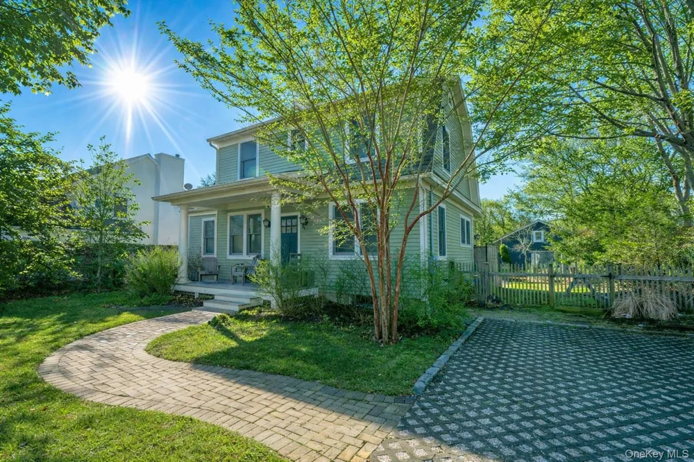 460 Bay Avenue East Marion, NY 11939