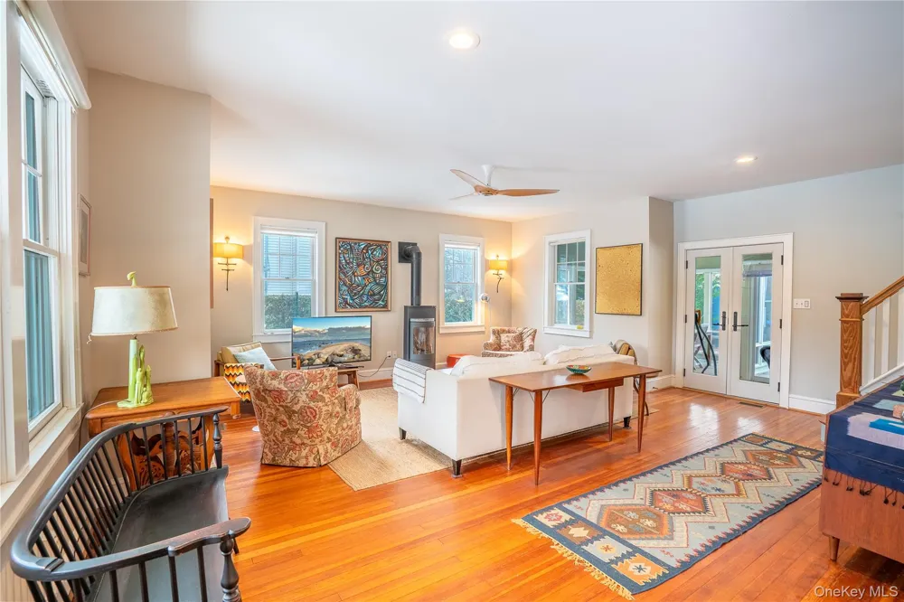 460 Bay Avenue East Marion, NY 11939