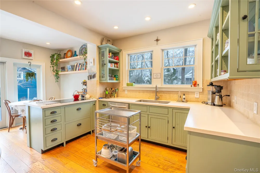 460 Bay Avenue East Marion, NY 11939