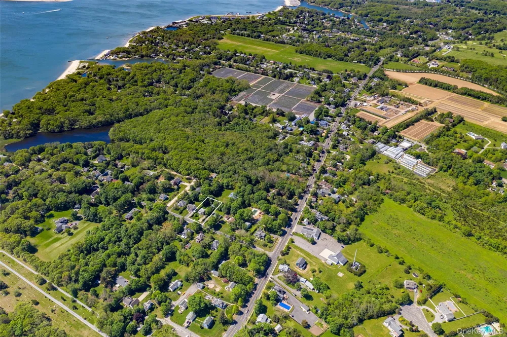 460 Bay Avenue East Marion, NY 11939