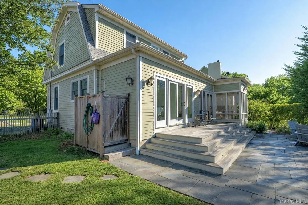 460 Bay Avenue East Marion, NY 11939