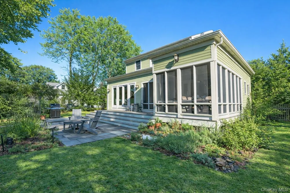 460 Bay Avenue East Marion, NY 11939