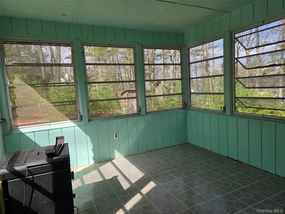 10 Mountain Top Lane Huguenot, NY 12746