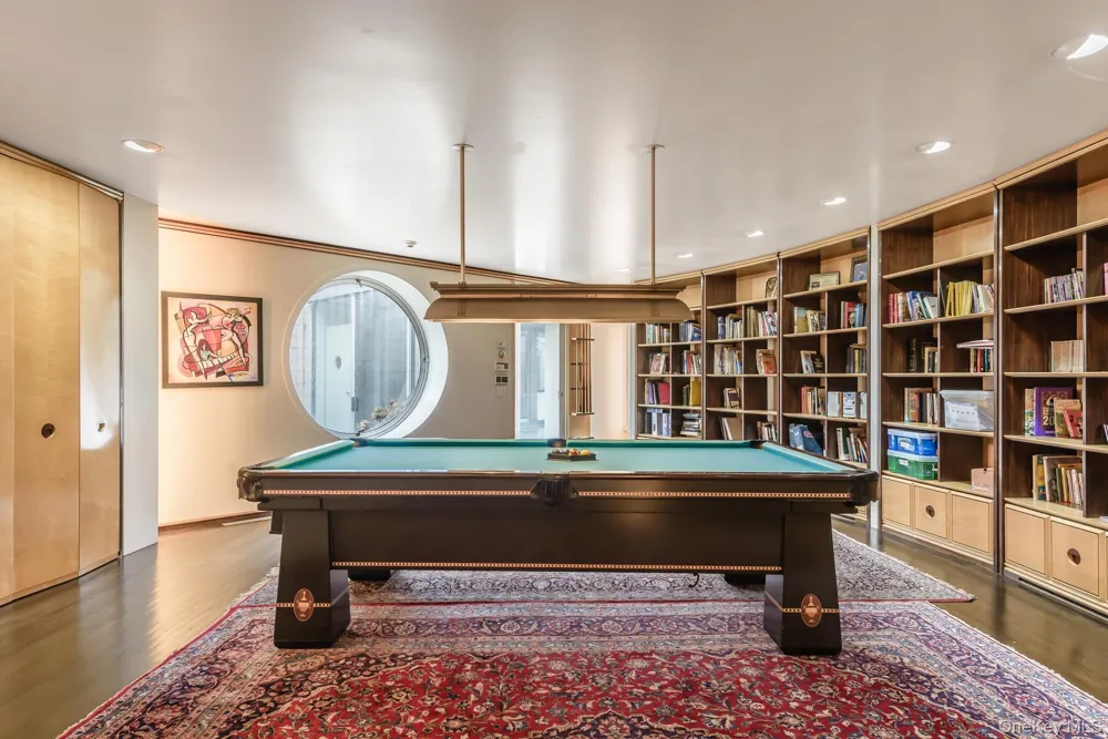 3 Paddock Court Old Westbury, NY 11568