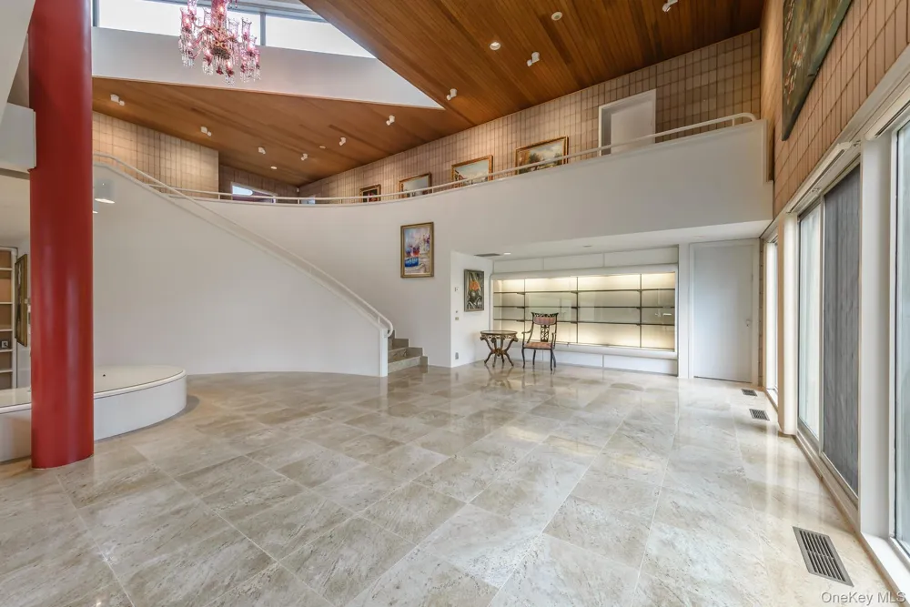 3 Paddock Court Old Westbury, NY 11568