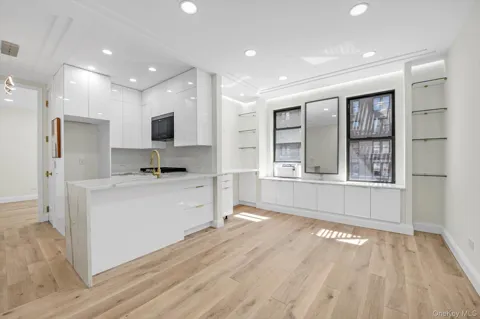741 W End Avenue #4B