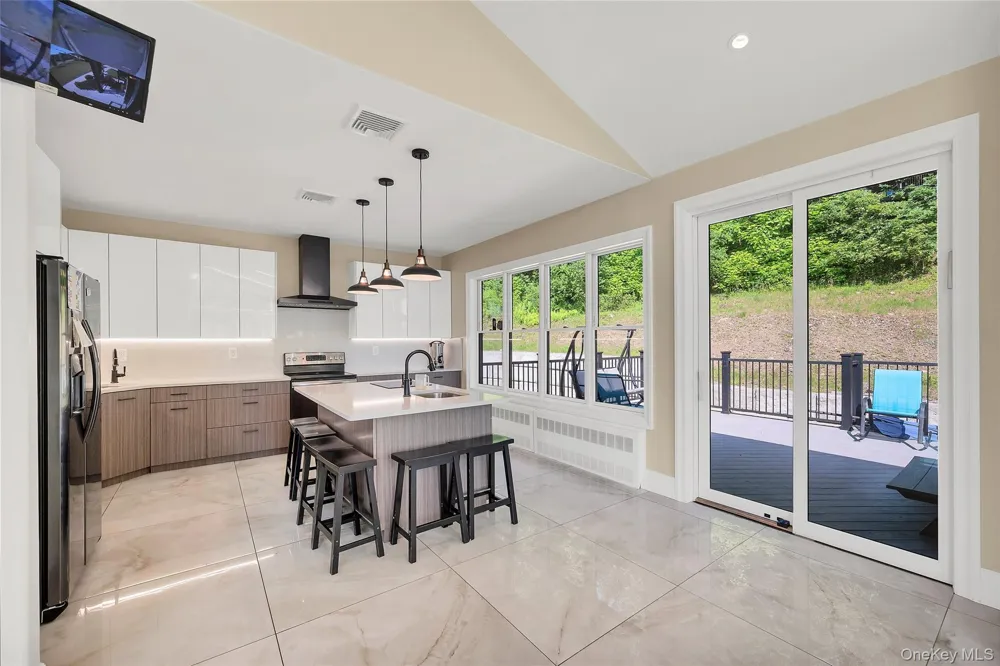 31 Walnut Ridge Lane Bloomingburg, NY 12721