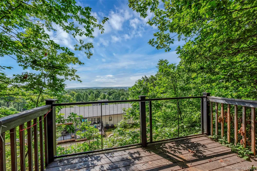 31 Walnut Ridge Lane Bloomingburg, NY 12721