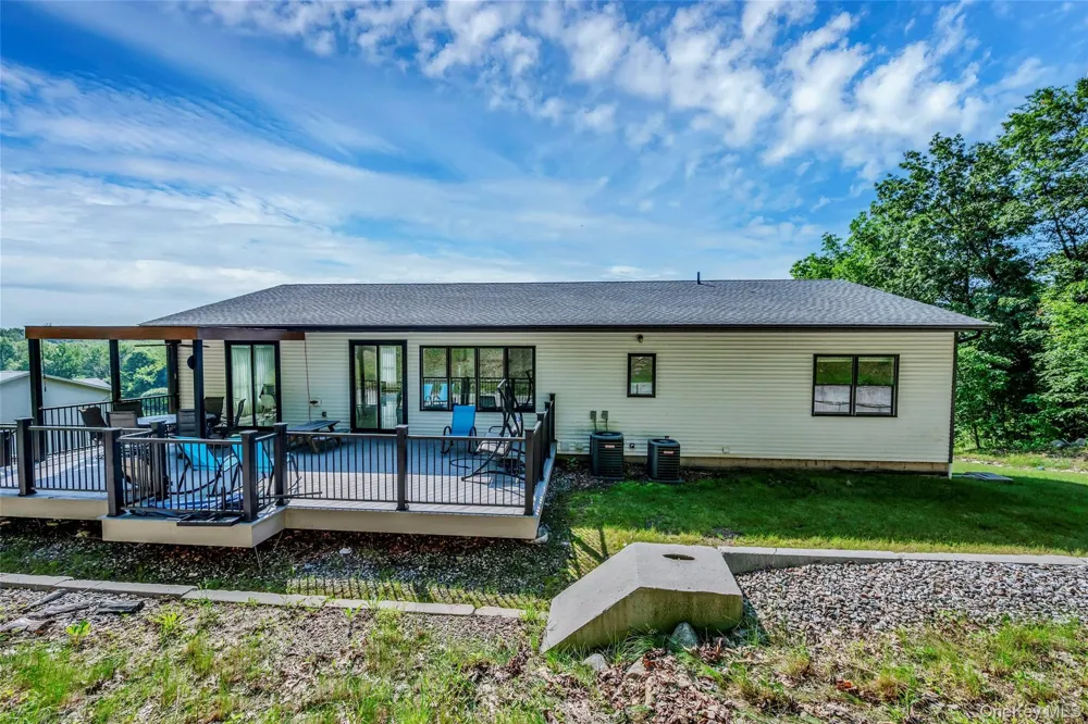31 Walnut Ridge Lane Bloomingburg, NY 12721