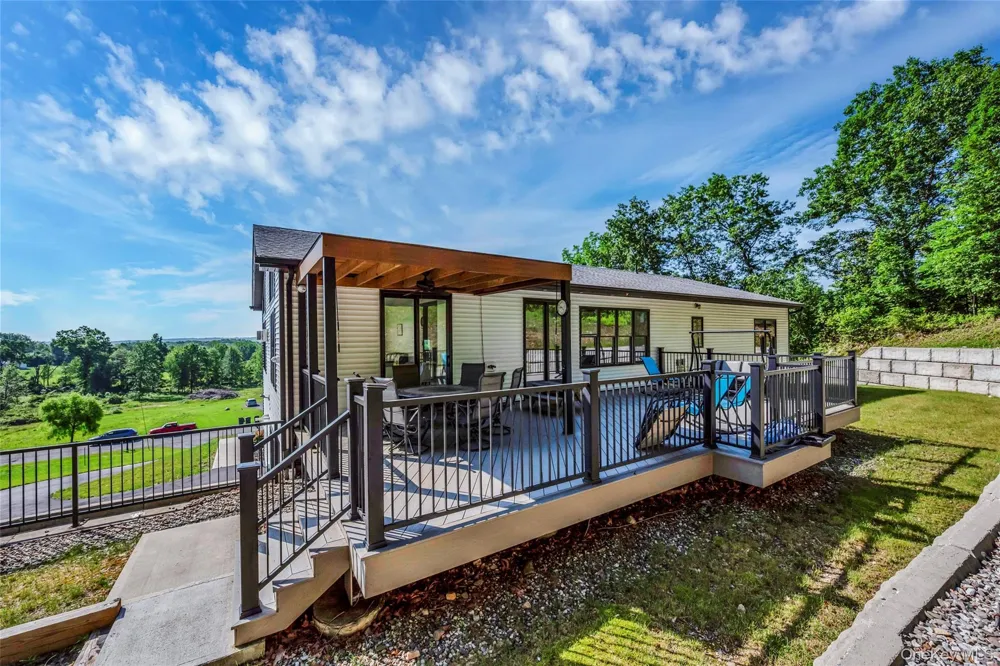 31 Walnut Ridge Lane Bloomingburg, NY 12721