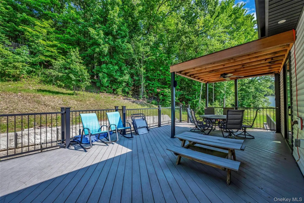 31 Walnut Ridge Lane Bloomingburg, NY 12721