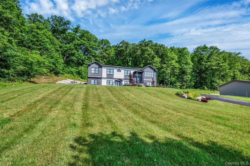 31 Walnut Ridge Lane Bloomingburg, NY 12721