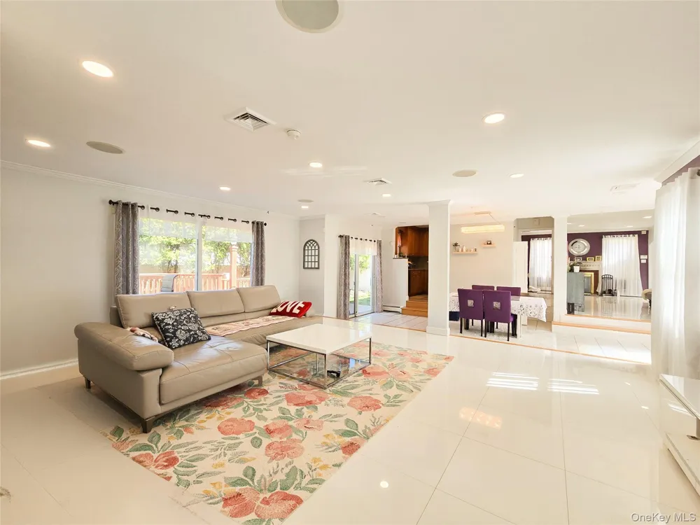 43 Fort Hill Road Huntington, NY 11743