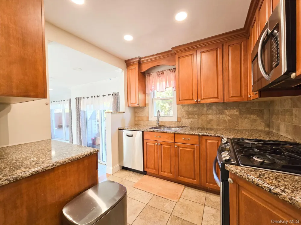 43 Fort Hill Road Huntington, NY 11743
