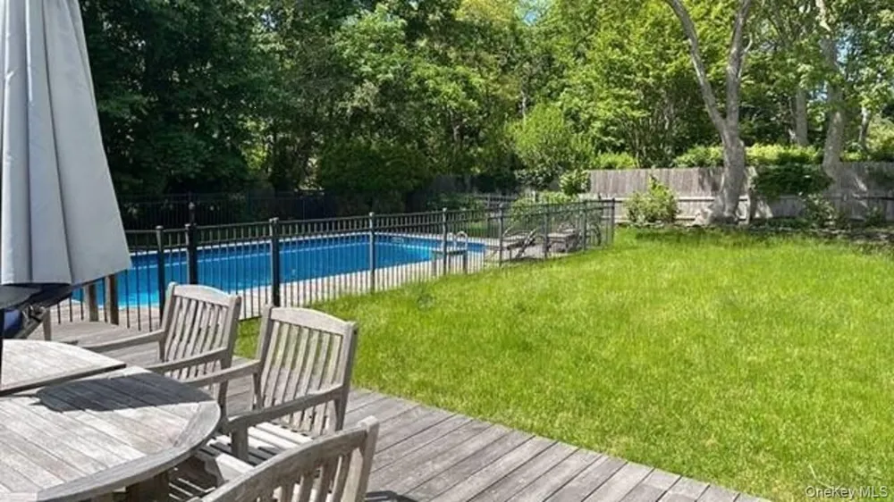 35 Maple Street Westhampton Beach, NY 11978