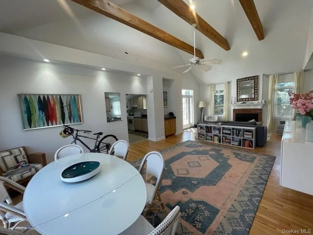 35 Maple Street Westhampton Beach, NY 11978