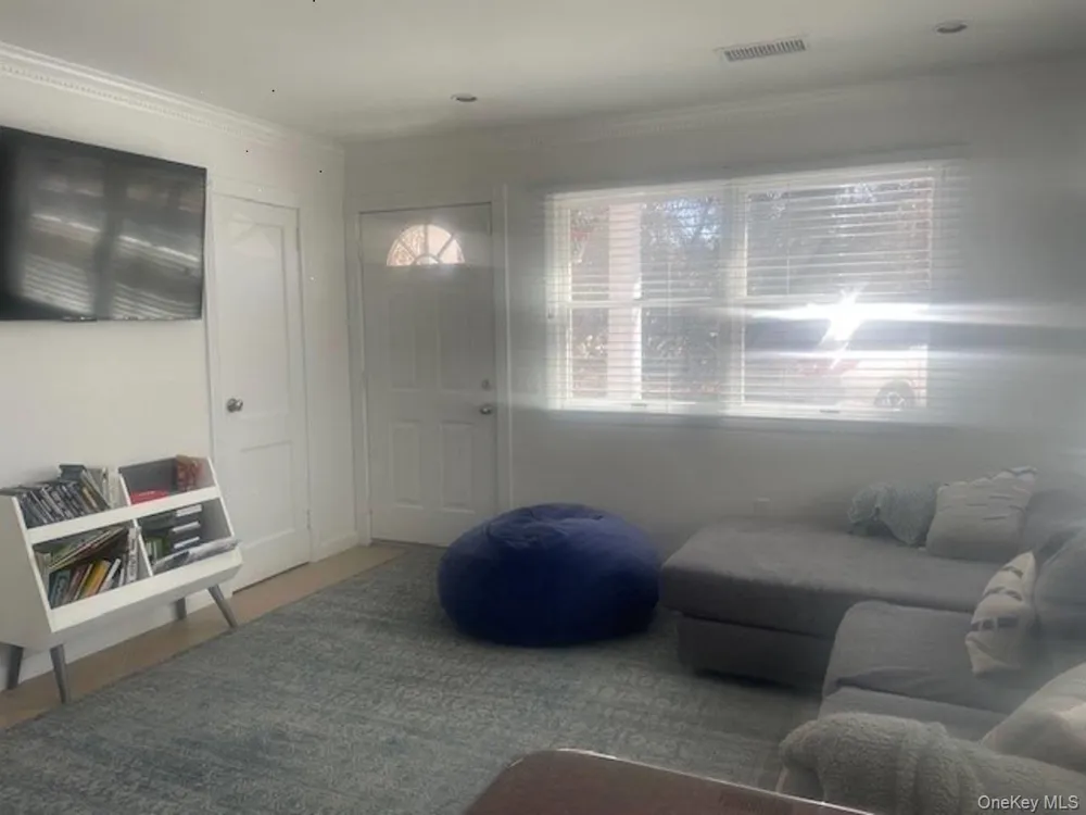 35 Maple Street Westhampton Beach, NY 11978
