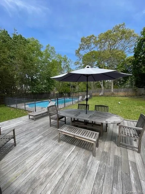 35 Maple Street Westhampton Beach, NY 11978