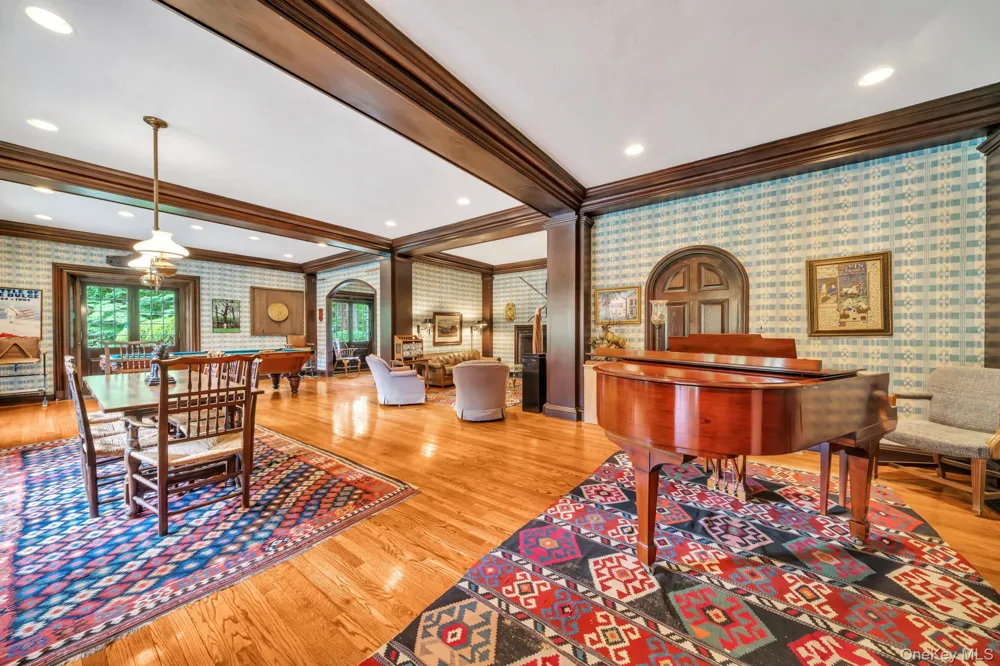 95 Piping Rock Road Locust Valley, NY 11560