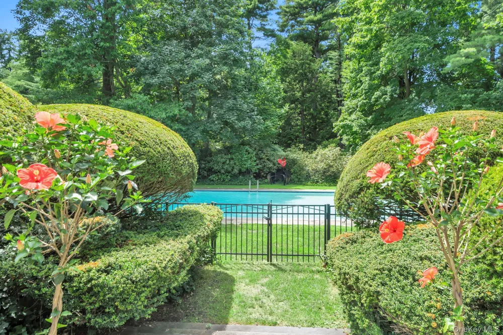 95 Piping Rock Road Locust Valley, NY 11560