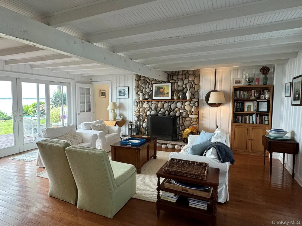 1429 Peconic Bay Boulevard Jamesport, NY 11947
