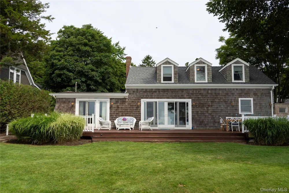 1429 Peconic Bay Boulevard Jamesport, NY 11947