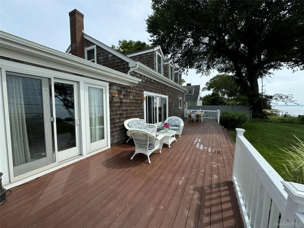 1429 Peconic Bay Boulevard Jamesport, NY 11947
