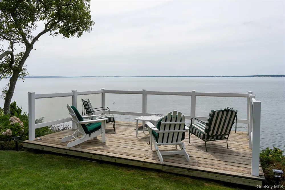 1429 Peconic Bay Boulevard Jamesport, NY 11947
