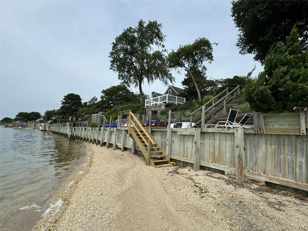 1429 Peconic Bay Boulevard Jamesport, NY 11947