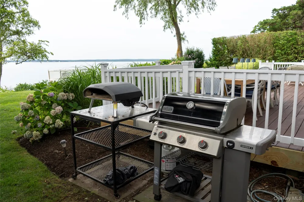 1429 Peconic Bay Boulevard Jamesport, NY 11947