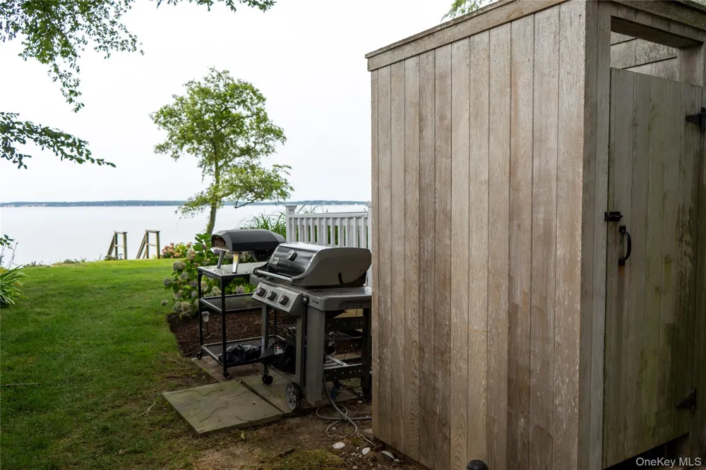 1429 Peconic Bay Boulevard Jamesport, NY 11947