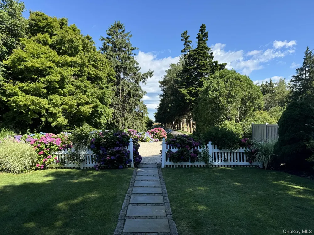 1429 Peconic Bay Boulevard Jamesport, NY 11947