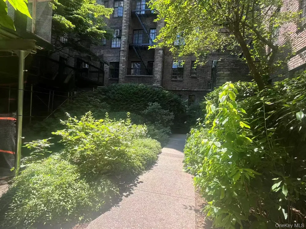 116 Pinehurst Avenue #C21 New York (Manhattan), NY 10033
