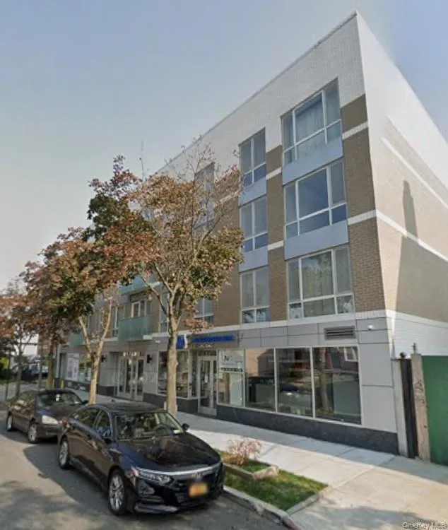 15815 Union Turnpike #401N Fresh Meadows, NY 11366