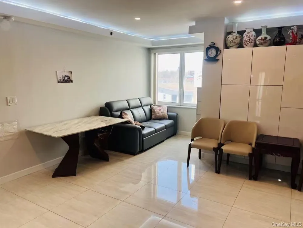 15815 Union Turnpike #401N Fresh Meadows, NY 11366