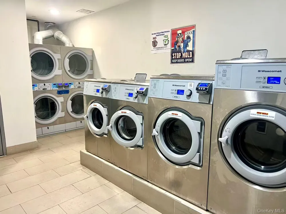 15815 Union Turnpike #401N Fresh Meadows, NY 11366