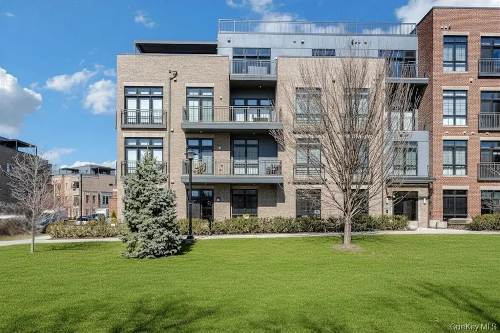 201 Horseman Boulevard #101 Sleepy Hollow, NY 10591