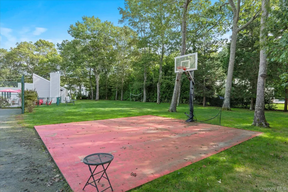 5 Lakewood Lane Quogue, NY 11959