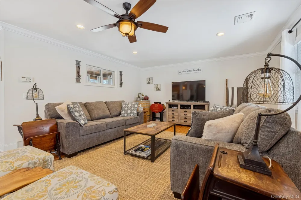 144 Manor Lane Jamesport, NY 11901