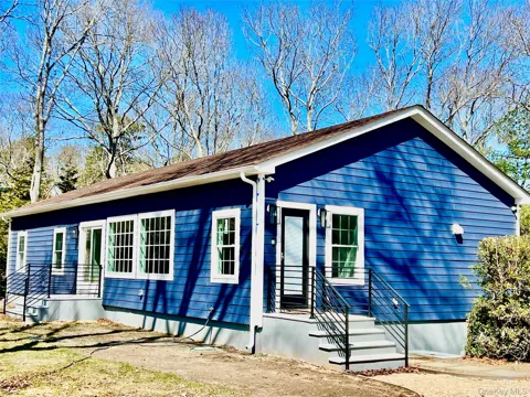 38 Railroad Avenue