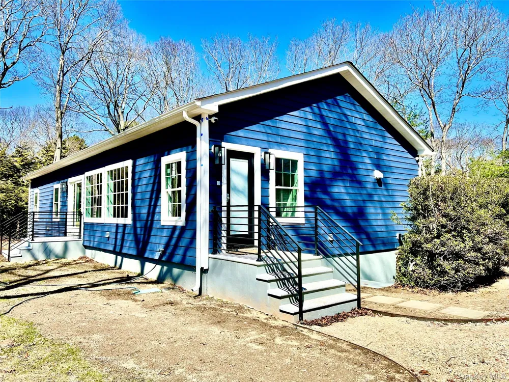 38 Railroad Avenue East Hampton, NY 11937