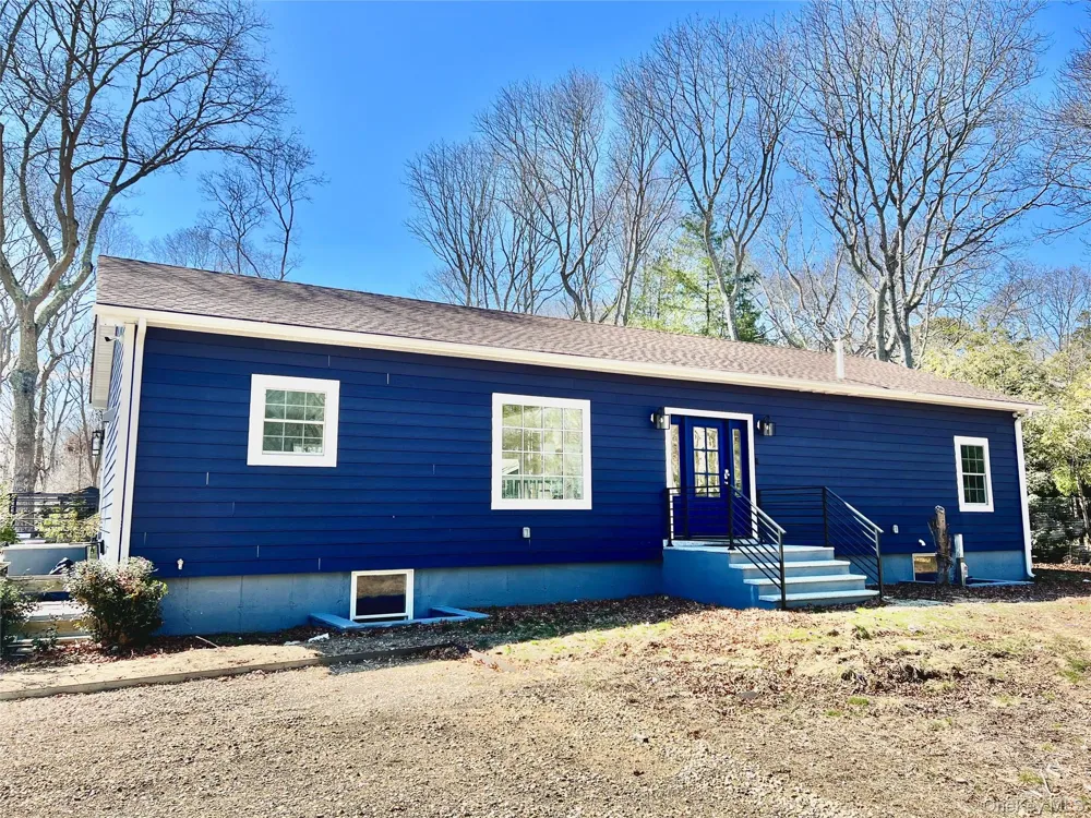 38 Railroad Avenue East Hampton, NY 11937